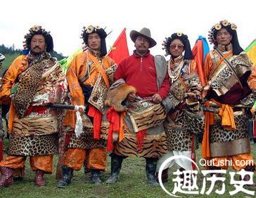 藏族服饰  藏族男性服饰分为哪几类
